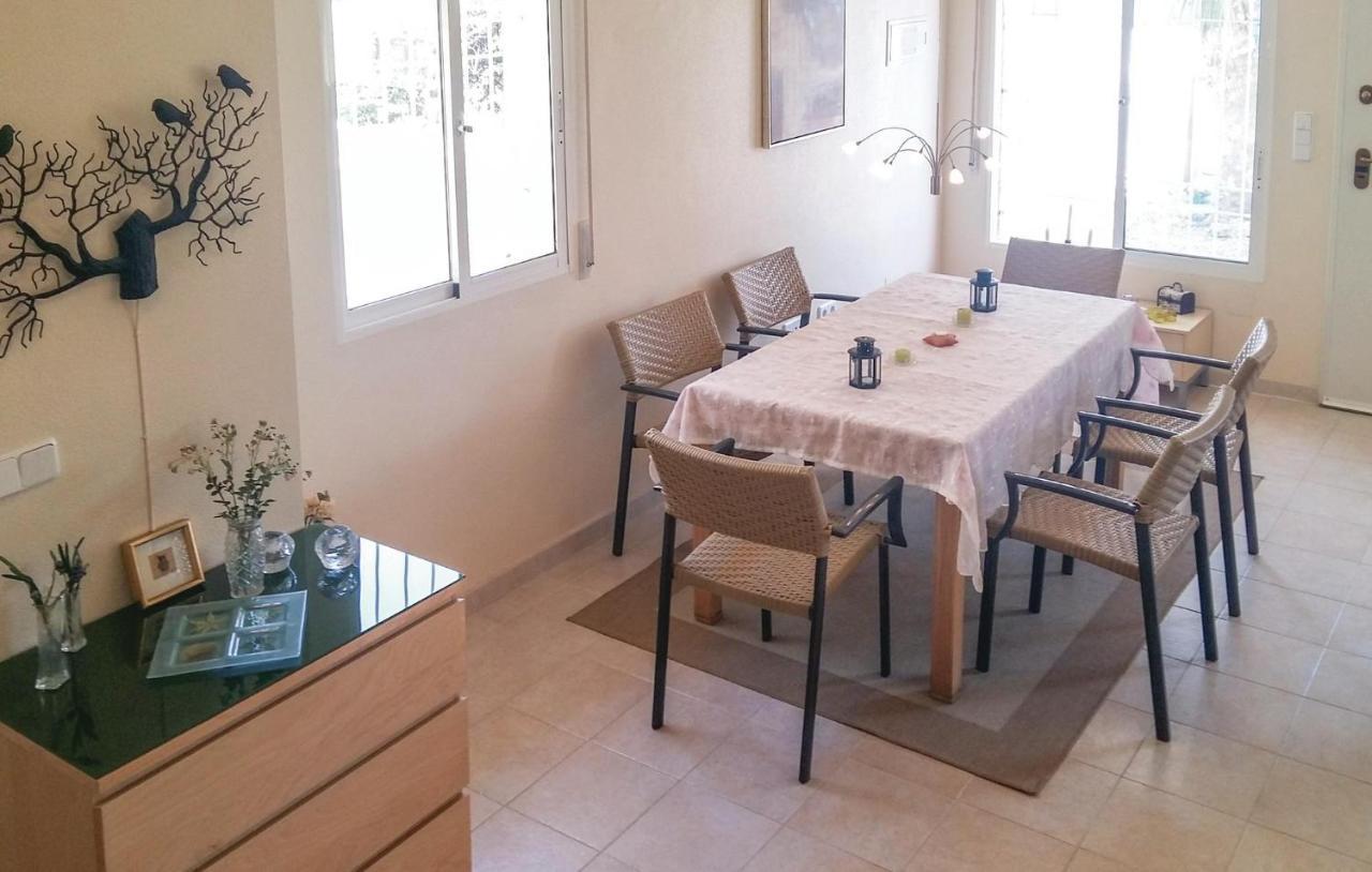 Cozy Home In Orihuela Costa With Kitchen Dehesa de Campoamor  Εξωτερικό φωτογραφία