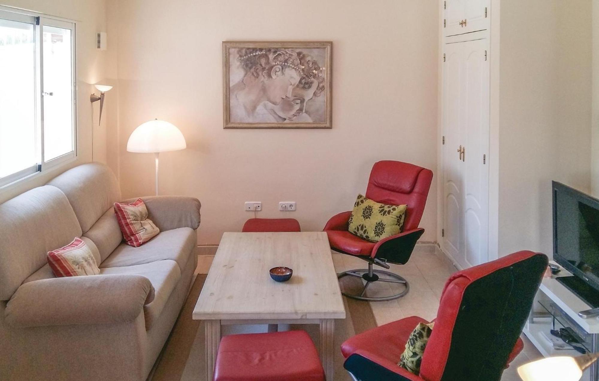 Cozy Home In Orihuela Costa With Kitchen Dehesa de Campoamor  Εξωτερικό φωτογραφία