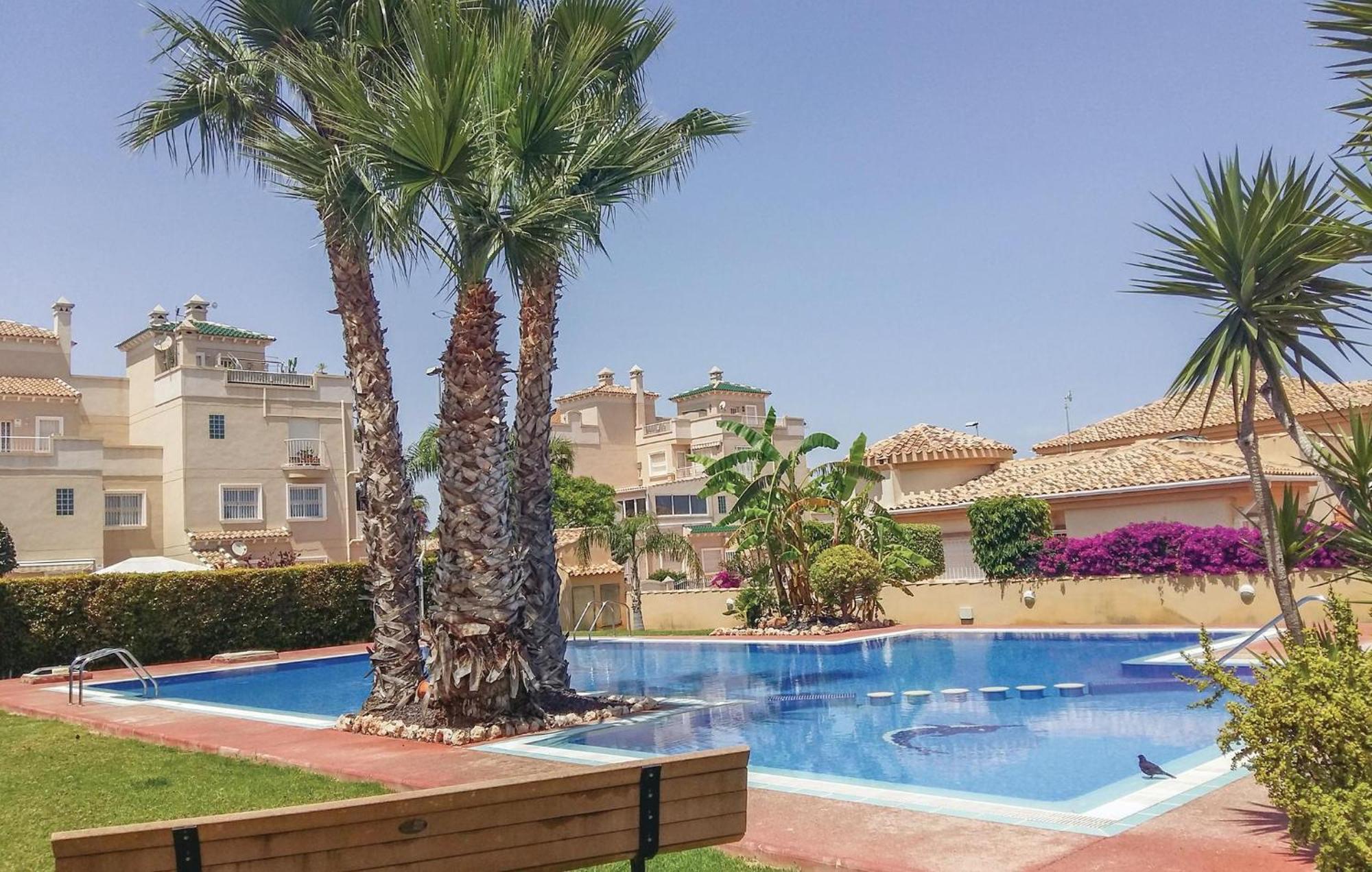 Cozy Home In Orihuela Costa With Kitchen Dehesa de Campoamor  Εξωτερικό φωτογραφία